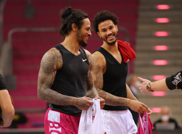 中央一再强 中央一再强